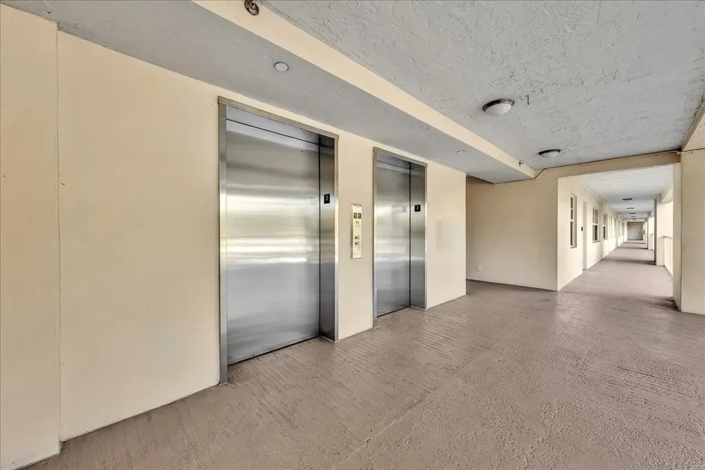 3520 Oaks Way Pompano Beach FL 33069