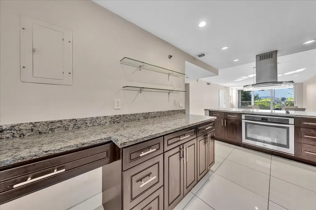 3520 Oaks Way Pompano Beach FL 33069