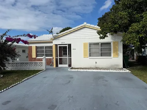 6805 NW 75th Drive Tamarac FL 33321