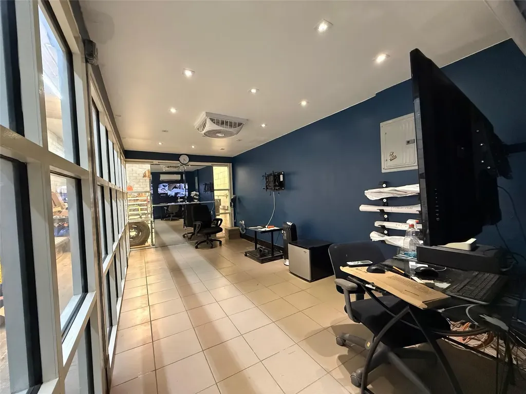 7750 NW 71st Street Miami FL 33166