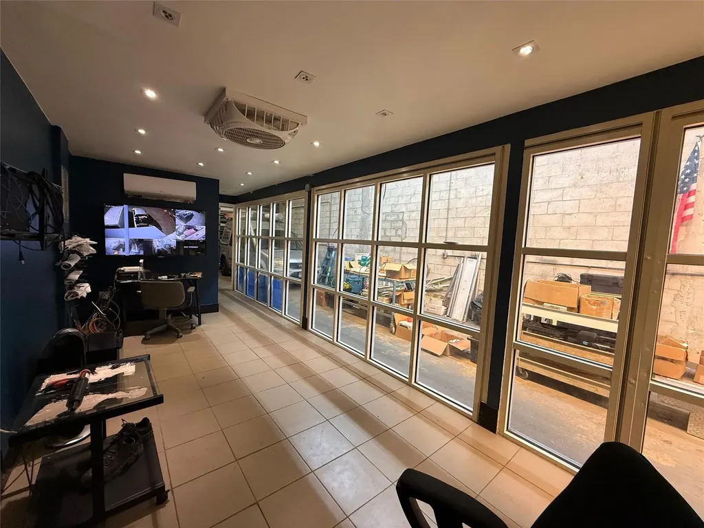7750 NW 71st Street Miami FL 33166