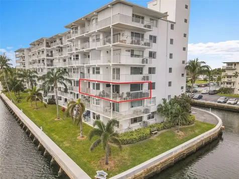 1536 SE 15th Court Deerfield Beach FL 33441