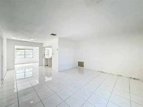 8310 NW 59th Court Tamarac FL 33321