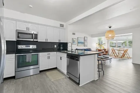 6375 SW 29th Street Miami FL 33155