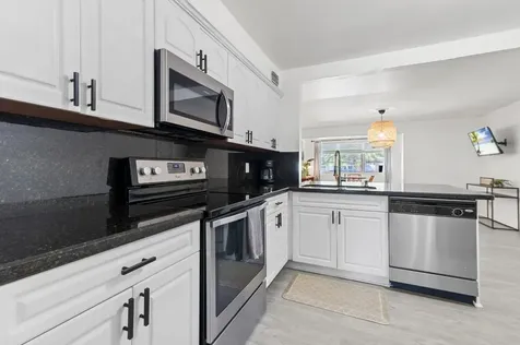6375 SW 29th Street Miami FL 33155