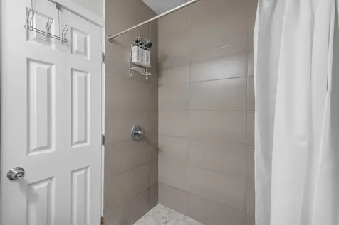 6375 SW 29th Street Miami FL 33155