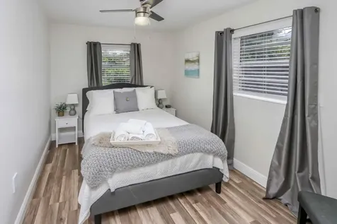 6375 SW 29th Street Miami FL 33155