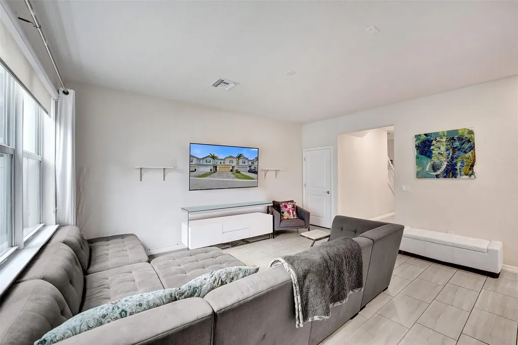 5068 Greenway Drive Hollywood FL 33021