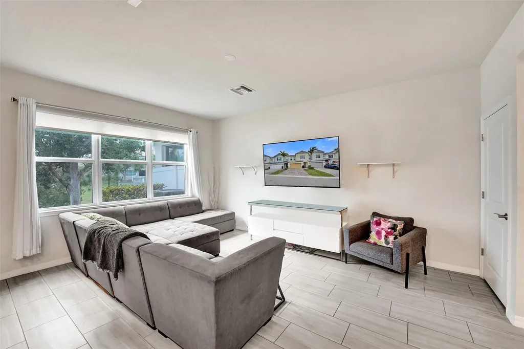 5068 Greenway Drive Hollywood FL 33021
