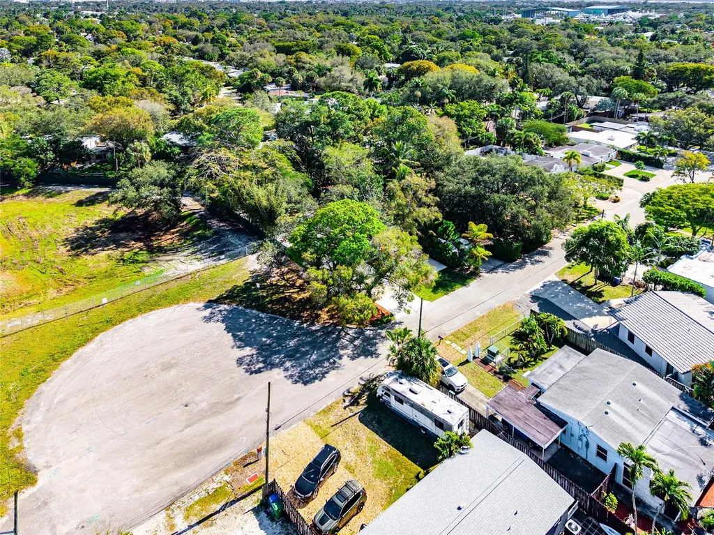1300 SW 19th Avenue Fort Lauderdale FL 33312