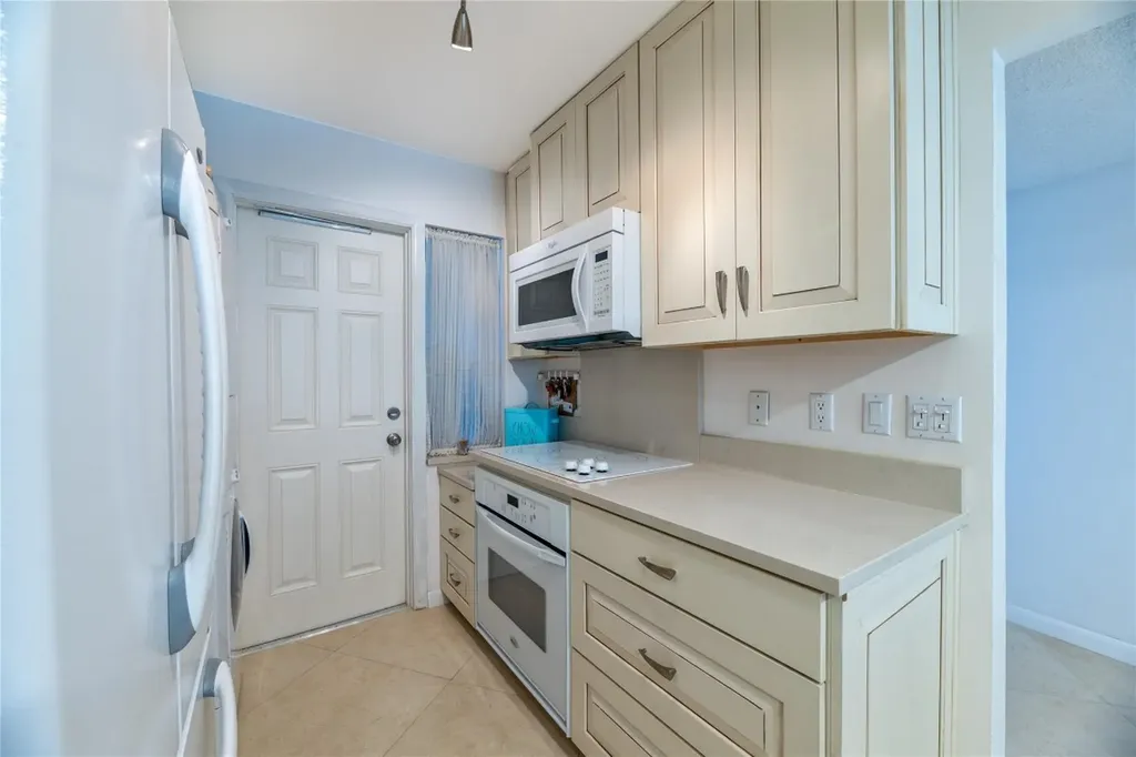 1021 Hillsboro Mile Hillsboro Beach FL 33062