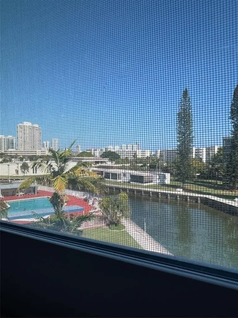 2859 Leonard Drive Aventura FL 33160