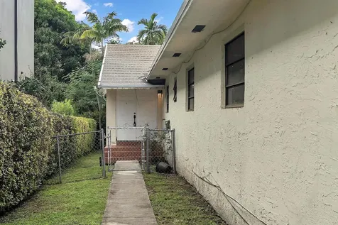 2826-2828 SW 32nd Court Miami FL 33133