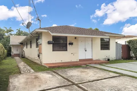 2826-2828 SW 32nd Court Miami FL 33133