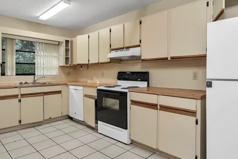 2826-2828 SW 32nd Court Miami FL 33133