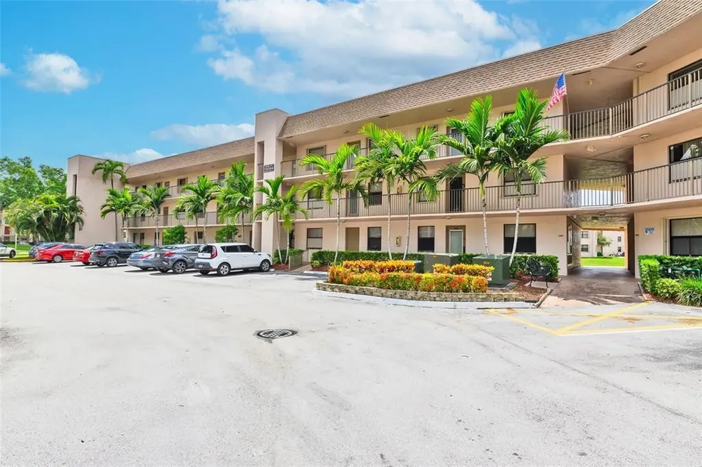 10304 Sunrise Lakes Boulevard Sunrise FL 33322