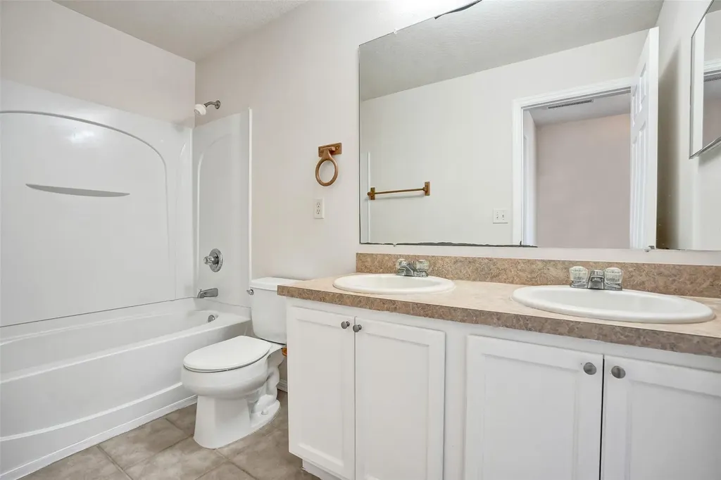 864 SW Java Avenue Port St Lucie FL 34953