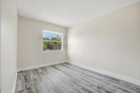 7903 SW 9th Street North Lauderdale FL 33068