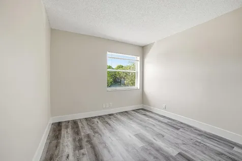 7903 SW 9th Street North Lauderdale FL 33068