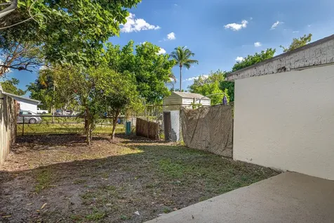 7903 SW 9th Street North Lauderdale FL 33068