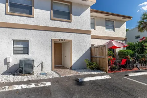 7903 SW 9th Street North Lauderdale FL 33068