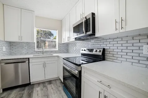 7903 SW 9th Street North Lauderdale FL 33068