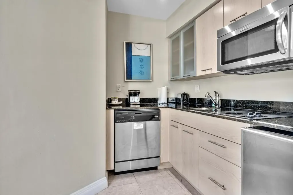 2670 E Sunrise Boulevard Fort Lauderdale FL 33304