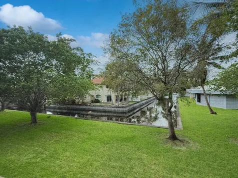 113 Royal Park Drive Oakland Park FL 33309