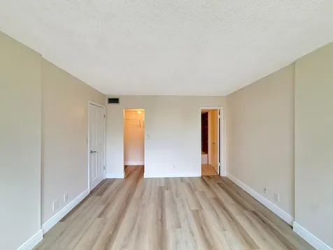 113 Royal Park Drive Oakland Park FL 33309