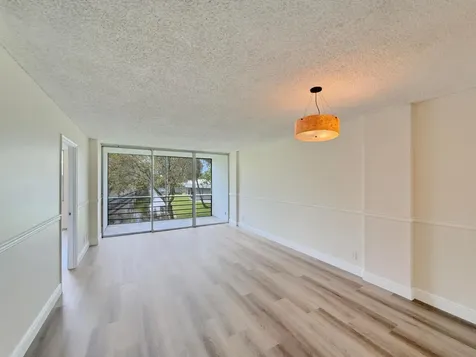 113 Royal Park Drive Oakland Park FL 33309