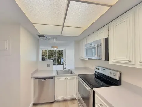 113 Royal Park Drive Oakland Park FL 33309