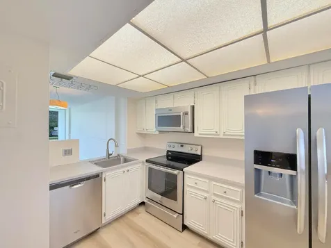113 Royal Park Drive Oakland Park FL 33309