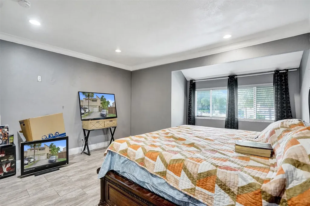 8226 NW 8th Place Fort Lauderdale FL 33324