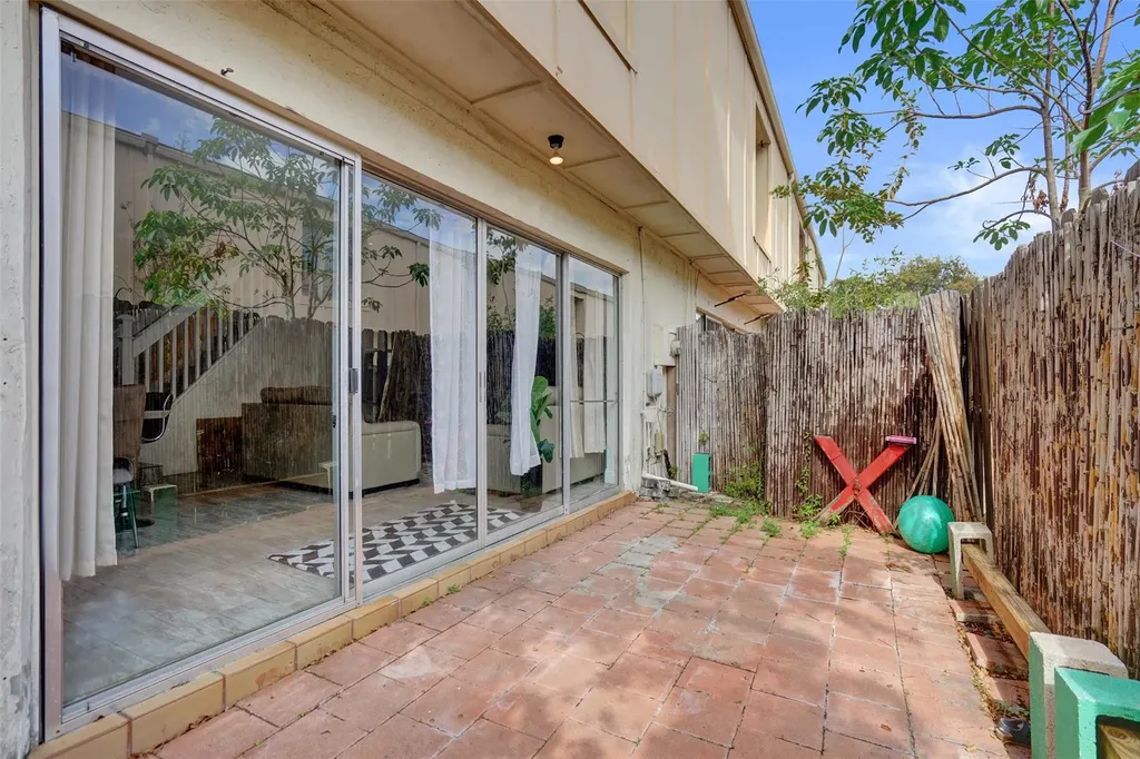8226 NW 8th Place Fort Lauderdale FL 33324