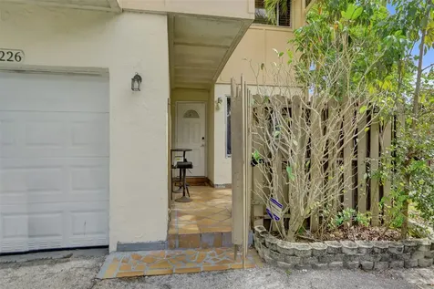 8226 NW 8th Place Fort Lauderdale FL 33324