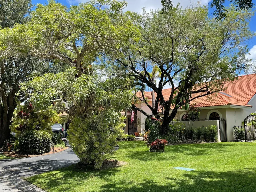 8472 NW 52nd Place Coral Springs FL 33067
