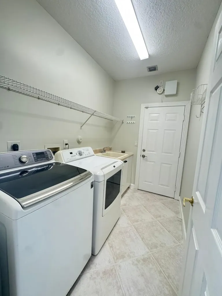 6740 NW 105th Lane Parkland FL 33076