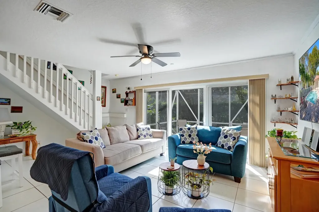 8964 NW 38th Drive Coral Springs FL 33065