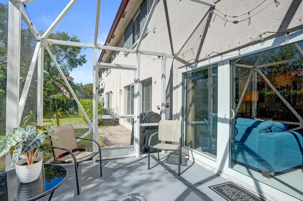 8964 NW 38th Drive Coral Springs FL 33065
