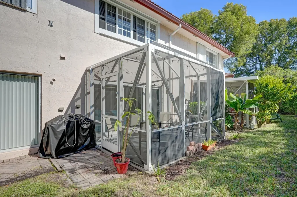 8964 NW 38th Drive Coral Springs FL 33065