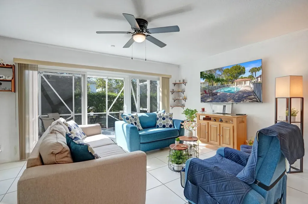 8964 NW 38th Drive Coral Springs FL 33065
