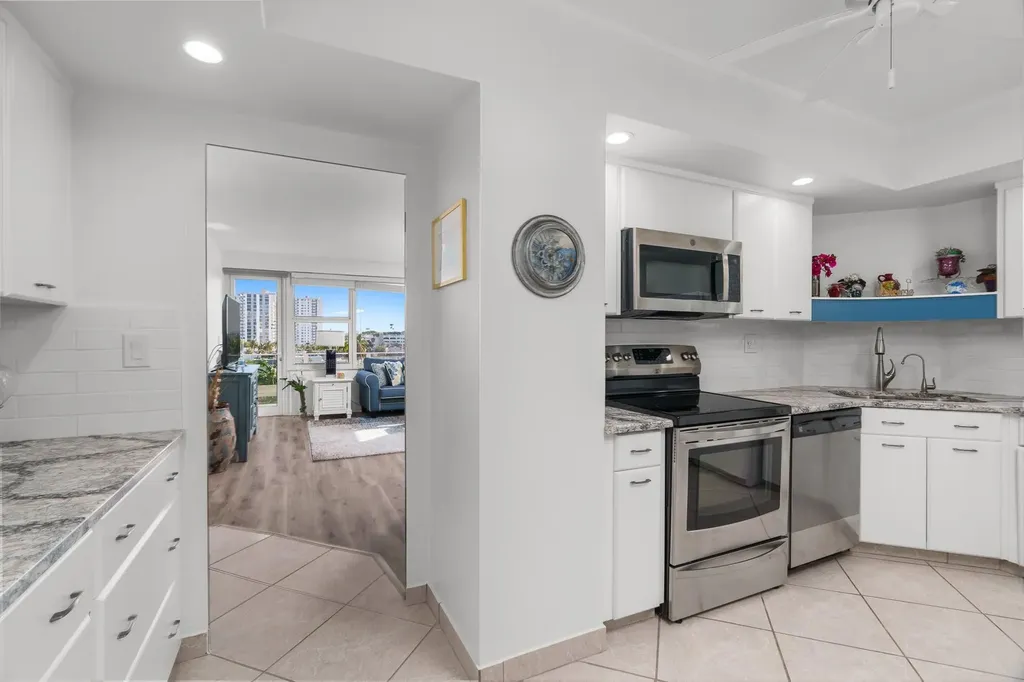 3333 NE 34th Street Fort Lauderdale FL 33308