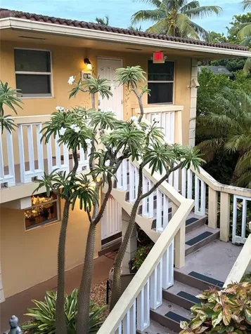 811 NE 14th Place Fort Lauderdale FL 33304