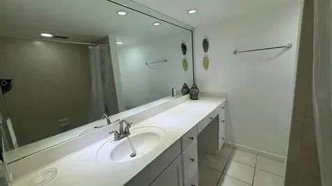 2200 NE 33rd Avenue Fort Lauderdale FL 33305