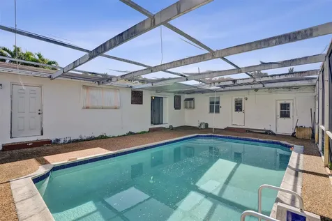 632 SW 8th Street Hallandale Beach FL 33009