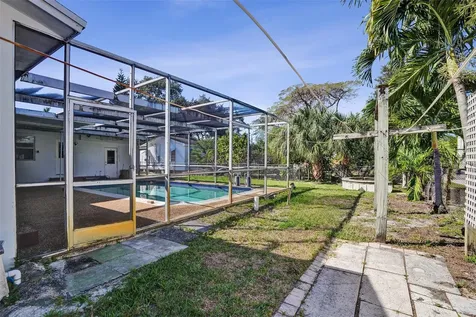 632 SW 8th Street Hallandale Beach FL 33009