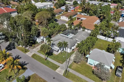 632 SW 8th Street Hallandale Beach FL 33009
