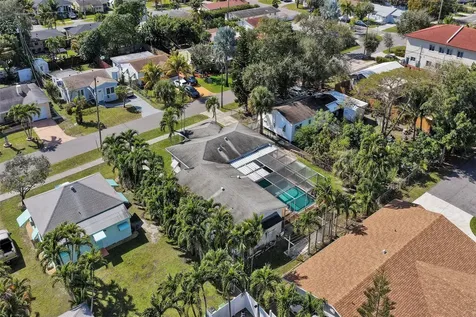 632 SW 8th Street Hallandale Beach FL 33009