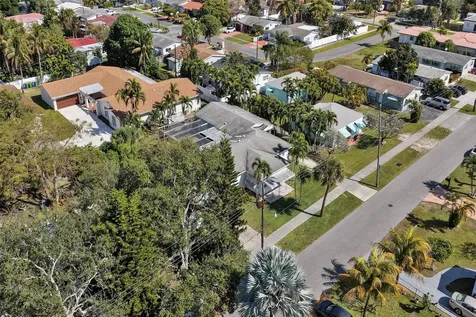 632 SW 8th Street Hallandale Beach FL 33009