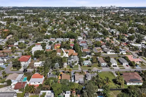 632 SW 8th Street Hallandale Beach FL 33009